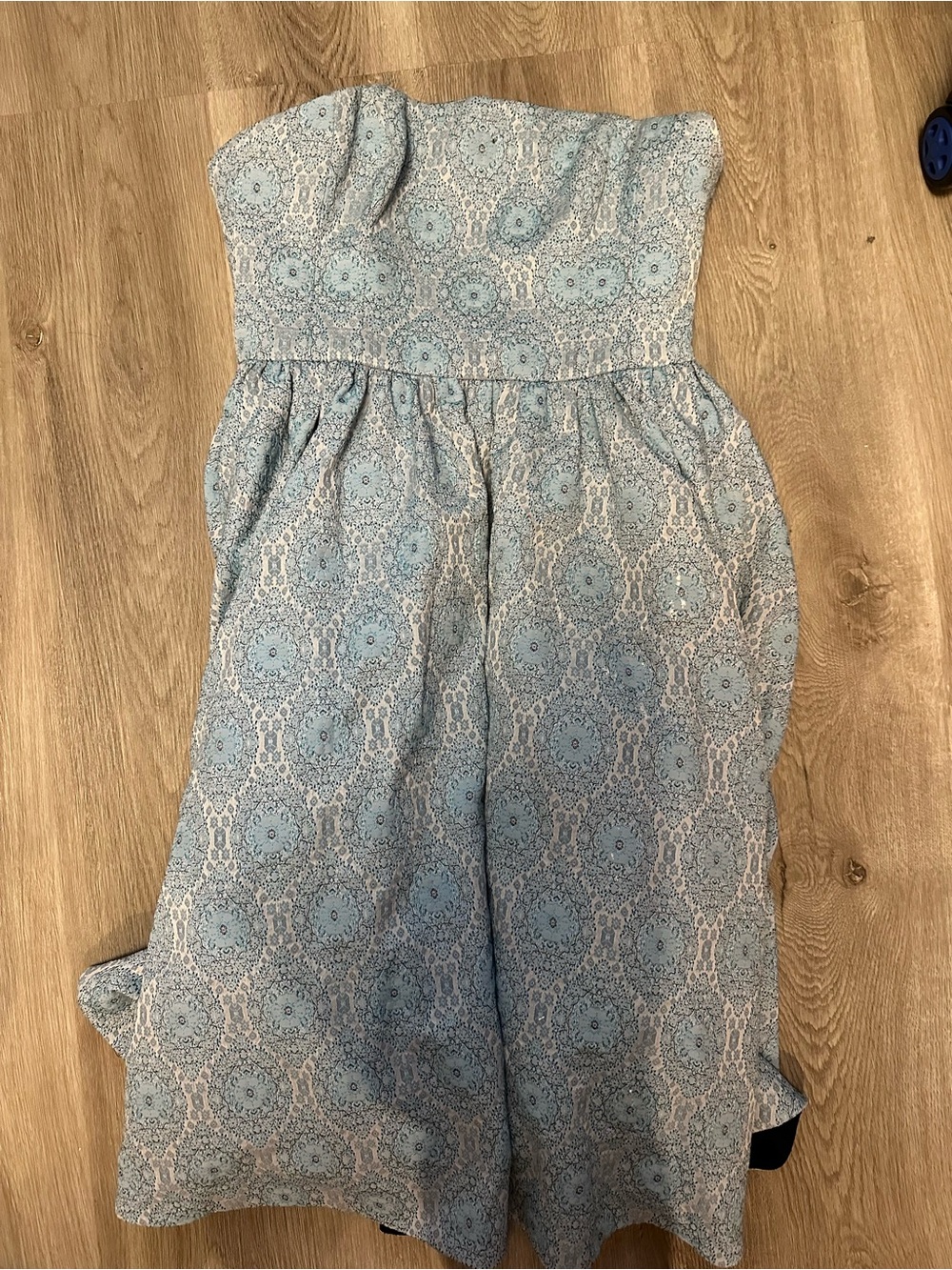 Ali Ro light Blue Lace-Patterned Midi Dress size 8 EUC